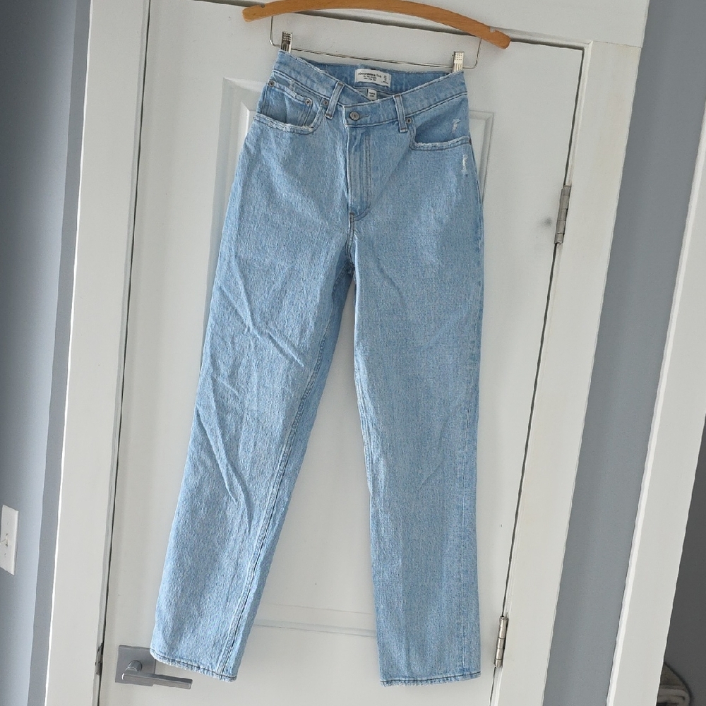 Abercrombie & Fitch 90's Light Blue Straight Leg Ultra High Rise Jeans